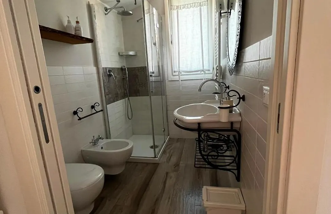 B&B Nadine Forlì - boutique eco stay con parcheggio gratuito-1